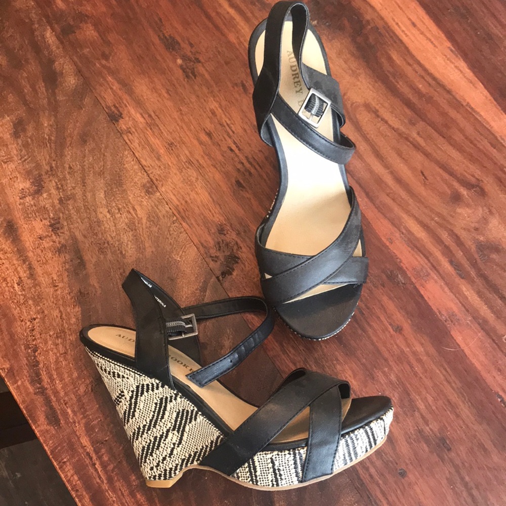 Audrey Brooke wedge